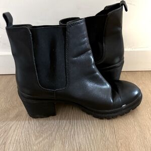 Aldo Chelsea Boots size 7.5
